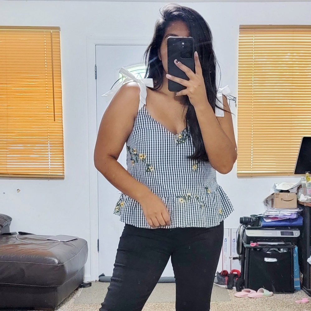 SHEIN BLACK WHITE FLORAL TIE TOP LARGE 8 10